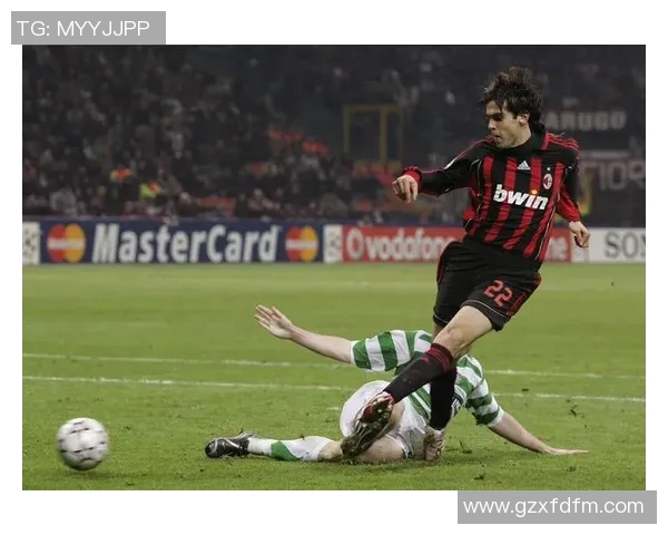 足球巨星风采展现瞬间 揭开球场传奇之门